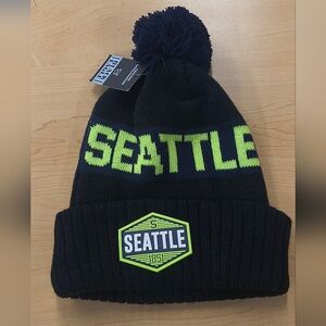 Seattle Knit Beanie with Pom